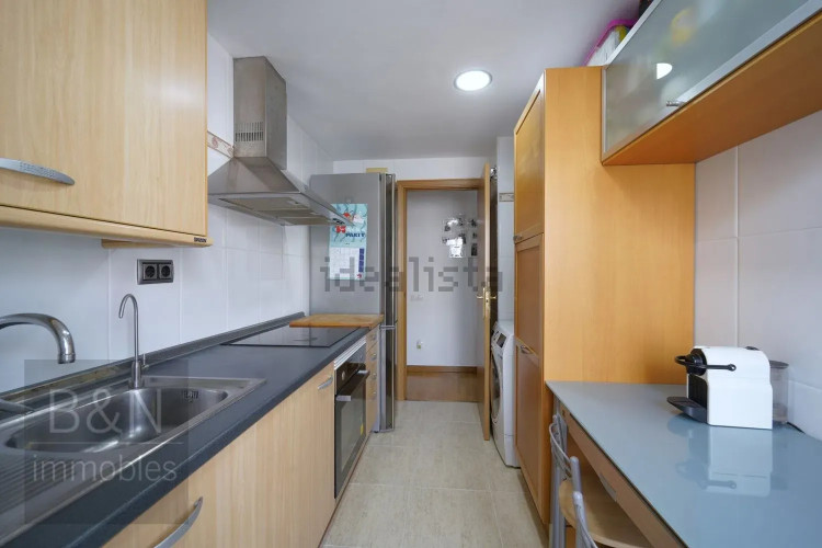 ¡Te vas a enamorar de su carácter! Amplio, luminoso, con zona comunitaria, párquing y trastero.