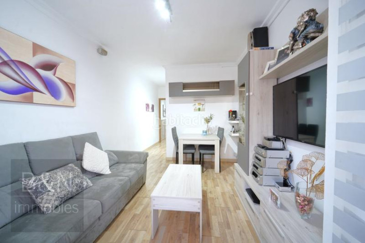 Piso en el centro con terraza de 20m y a un paso del parc vallparadís en Terrassa