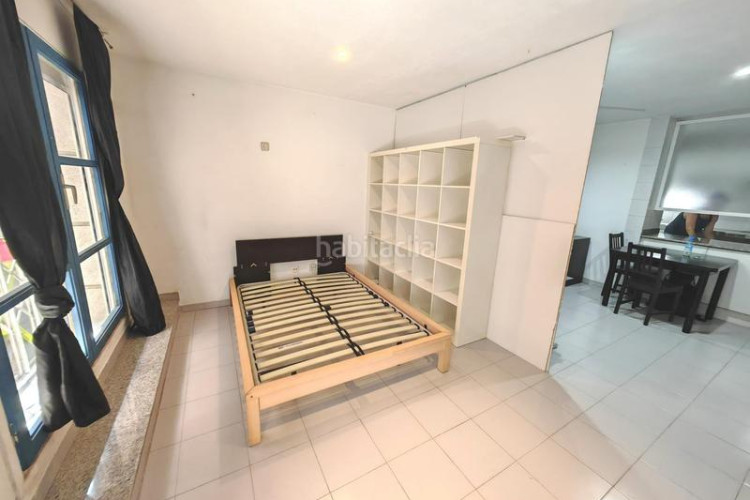 Loft acogedora planta baja loft, con patio. a 10 andando fgc y centro. en Terrassa