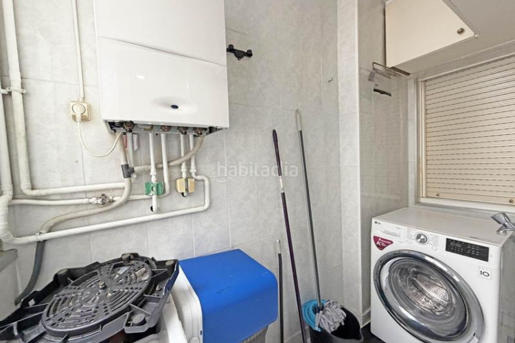 Ático fantástico atico en Can Palet, cerca del parque de vallparadis. 4 habitaciones. balcón. en Terrassa