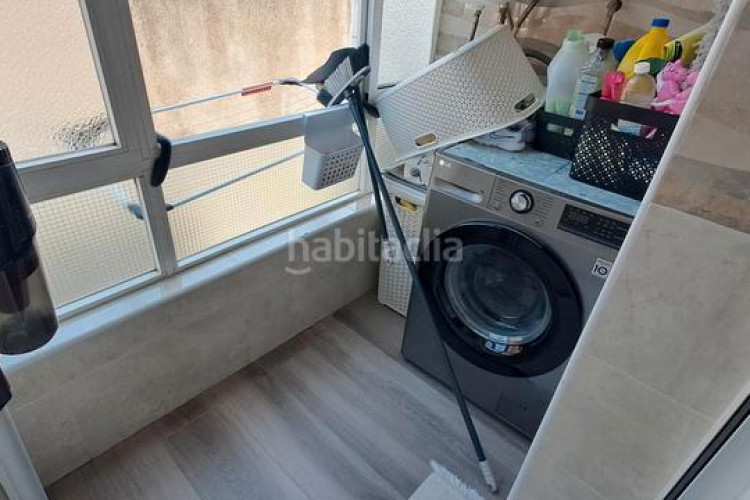 Piso zona de Ca n'Anglada. ático de 2habs + 1 lav. + 2 terrazas en Terrassa