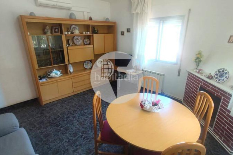 Casa encantadora casa independiente en Can Parellada, perfecta para dos familias en Terrassa