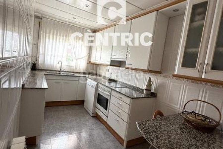 Dúplex ático dúplex en venta con 4 habitaciones estudio en Terrassa