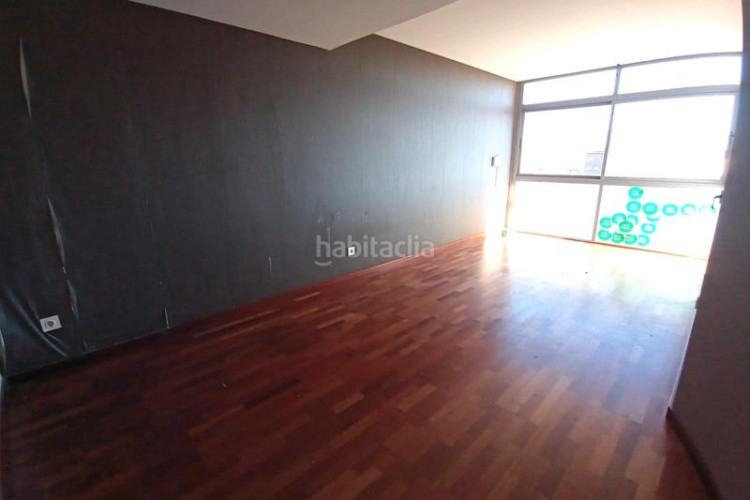 Piso  de 3 habitaciones, y 2 baños en Egara Terrassa