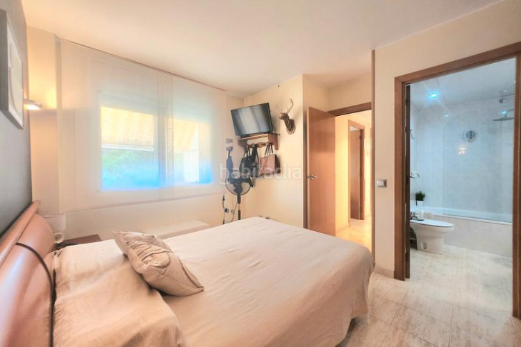 Piso 3 dormitorios, piscina, parking y trastero en Terrassa