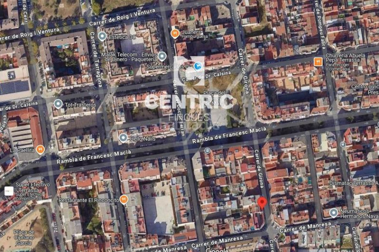 Piso planta baja seminueva de 3 hab con patio 60 m2 sur en francesc macia en Terrassa