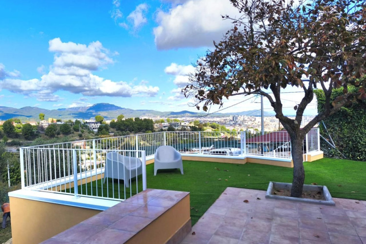 Carrer de la Llebre, Les Martines