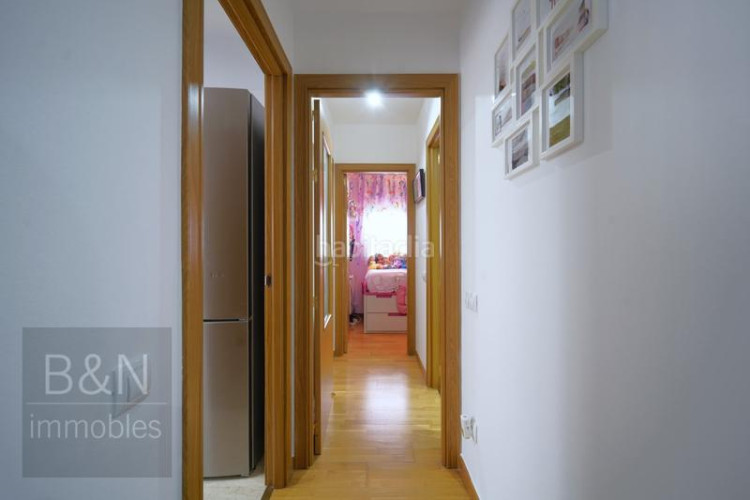 Piso te vas a enamorar de su carácter! amplio, luminoso, con zona comunitaria y plaza de párquing con trastero en Terrassa