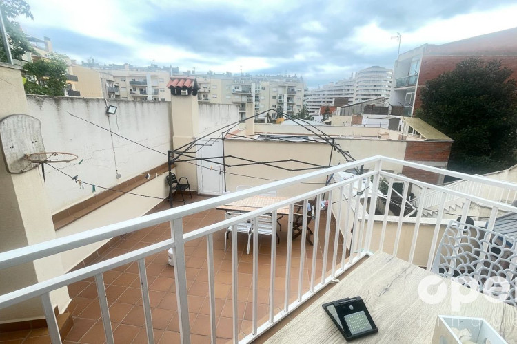 Mestre Serrat, Barri del Centre