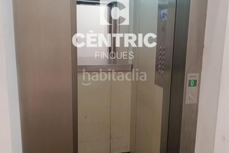 Piso gran piso, 4 habitaciones, genial ubicación en Terrassa