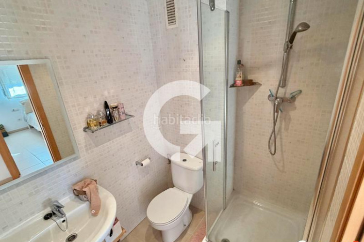 Piso impecable piso con balcon en Torre - Sana Terrassa