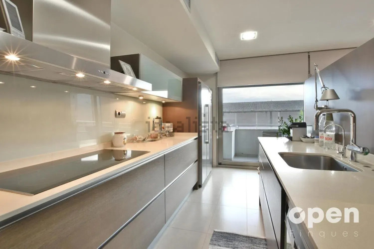 Chalet adosado en calle de la Poetessa Caparà