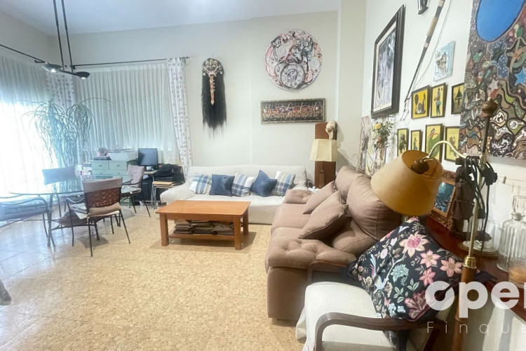 Mestre Serrat, Barri del Centre