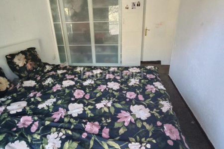 Piso  reformado en La Cogullada 3 dormitorios, 1 baño, todo exterior, cocina individual, con dos balcones uno de 6m y otro de 4m y en Terrassa