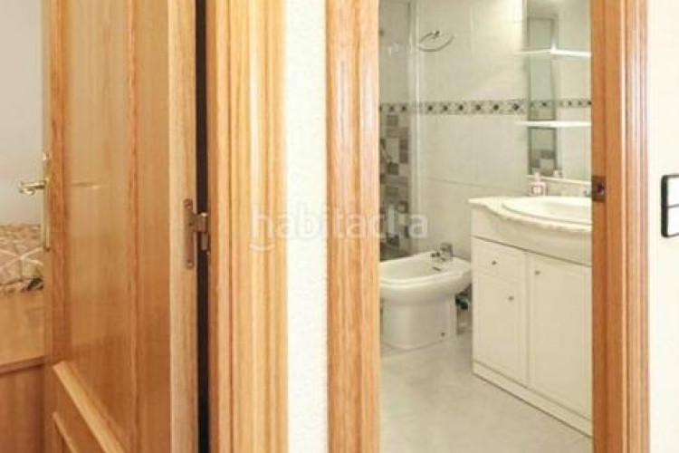 Dúplex  140 m2 de 4 hab mas estudio con 2 terrazas y parking en la plaça lluis companys en Terrassa