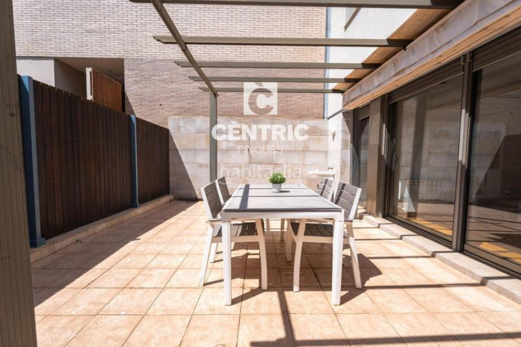 Casa adosada espacio, luz y exclusividad en el centro en Terrassa