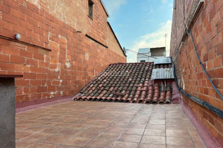 Casa adosada zona de Can Palet. casa adosada de 3hab. + 1lav. + patio + terraza en Terrassa