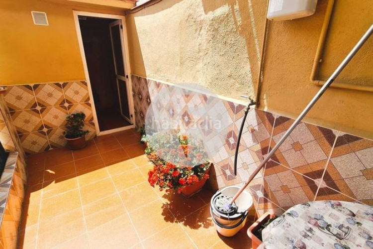 Piso descubre este piso funcional y con mucho potencial! en Terrassa
