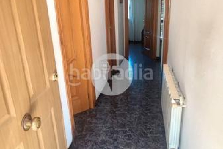 Casa encantadora casa independiente en Can Parellada, perfecta para dos familias en Terrassa