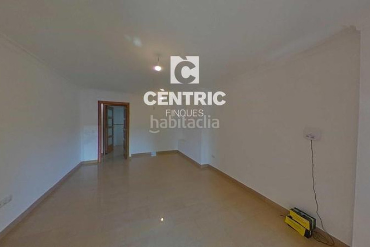Piso  moderno con 3 habitaciones gran oportunidad ! en Terrassa