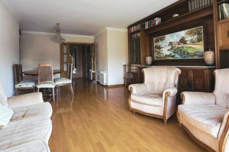 Dúplex  140 m2 de 4 hab mas estudio con 2 terrazas y parking en la plaça lluis companys en Terrassa