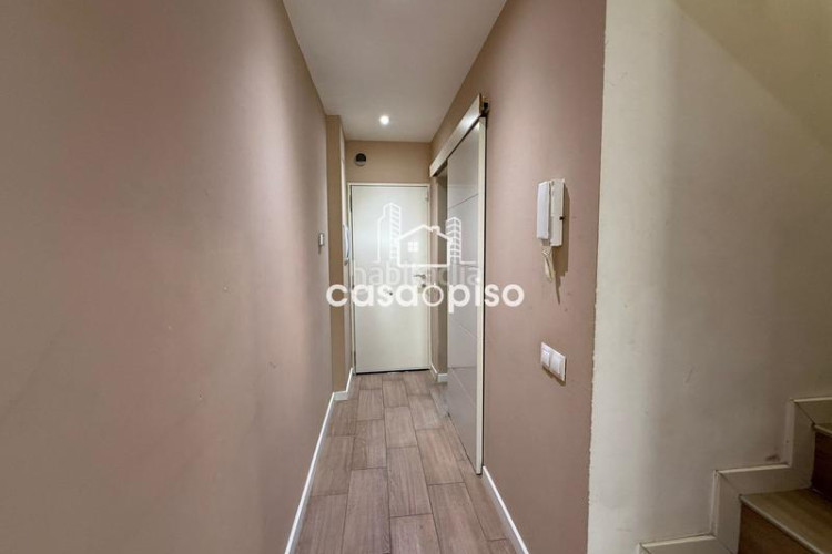 Casa adosada  en ca naurell, 3 dormitorios y 2 baños. buen estado, orientada al sur. perfecta para disfrutar de un hogar acogedor. en Terrassa