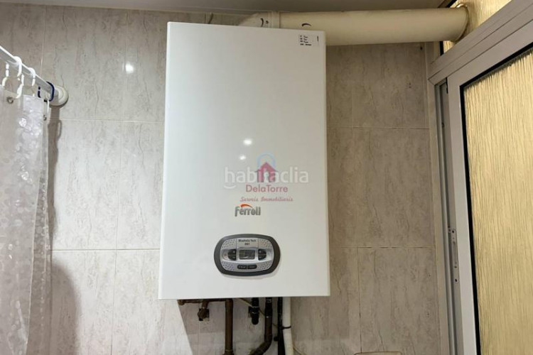 Piso  en venta luminoso, bien ubicado y listo para entrar a vivir! en Terrassa