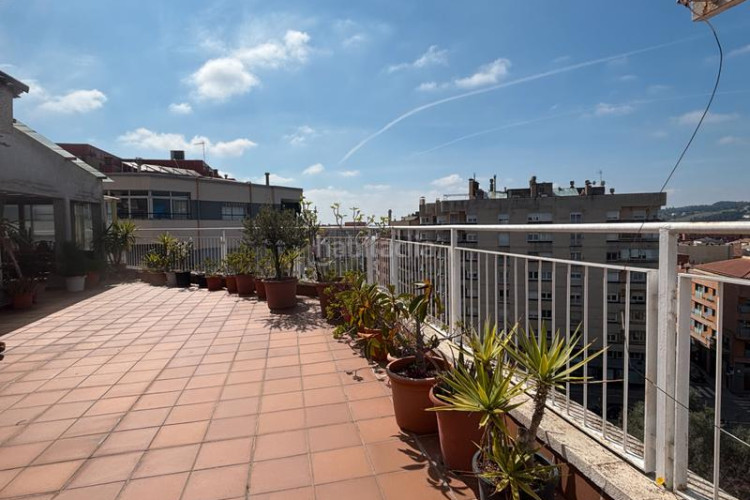 Ático espectacular y auténtico ático en una sola planta con una gran terraza con vistas despejadas en el centro!!! en Terrassa