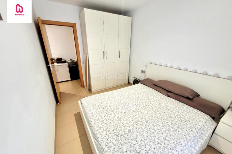 Piso  de 2 habitaciones para entrar a vivir con parking en Terrassa