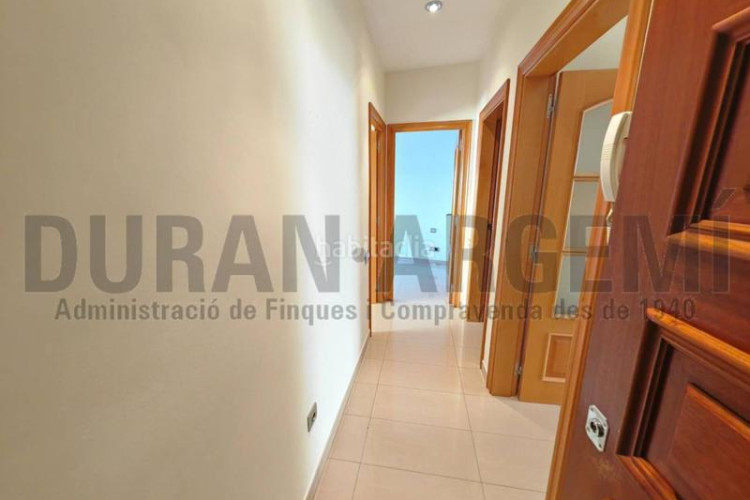 Casa  dos viviendas independientes en venta en la gripia les arenes en Terrassa
