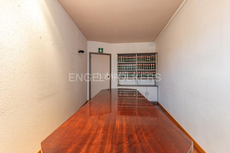 Apartamento gran oportunidad para crear tu hogar en el centro 131m2 en Terrassa