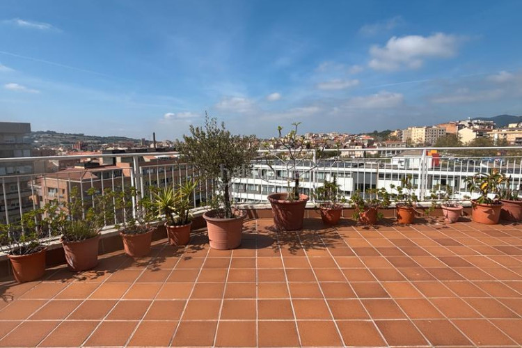 Ático espectacular y auténtico ático en una sola planta con una gran terraza con vistas despejadas en el centro!!! en Terrassa