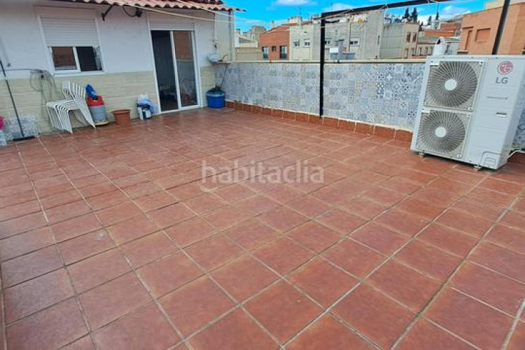 Piso zona de Ca n'Anglada. ático de 2habs + 1 lav. + 2 terrazas en Terrassa