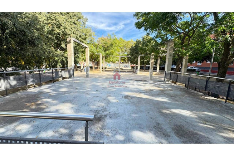 Les Arenes - La Gru00EDpia  Can Montllor