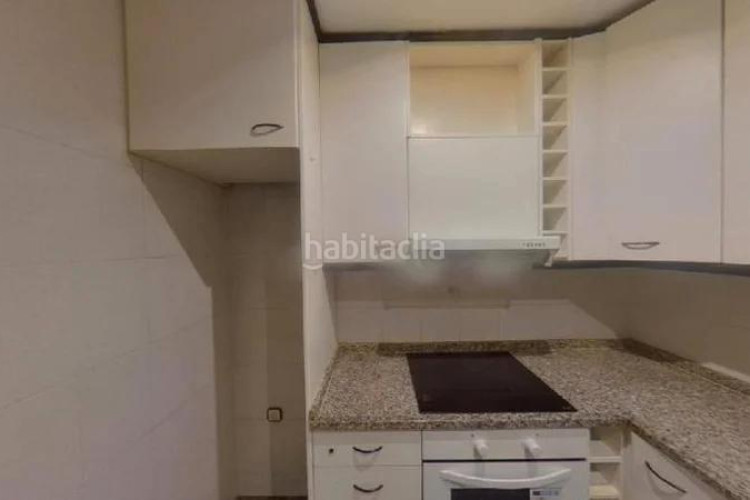 Piso (barcelona). "okupado" (no se puede visitar ni hipotecar). en Terrassa