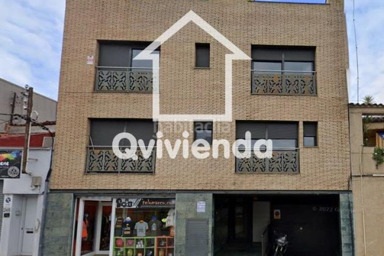 Dúplex  ocupado con patio en Roc Blanc Terrassa