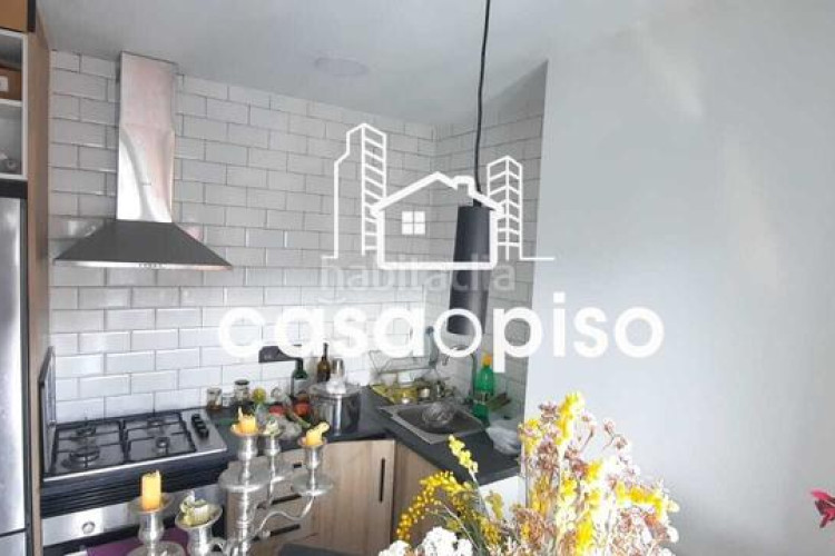 Dúplex  seminuevo en ca nanglada, 2 dormitorios, 2 baños, terraza de 15m y garaje. buena ubicación y vistas despejadas. ven a visit en Terrassa