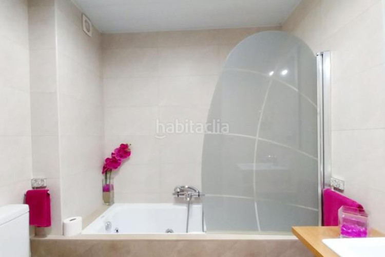 Casa adosada  en venta en la grípia en Terrassa
