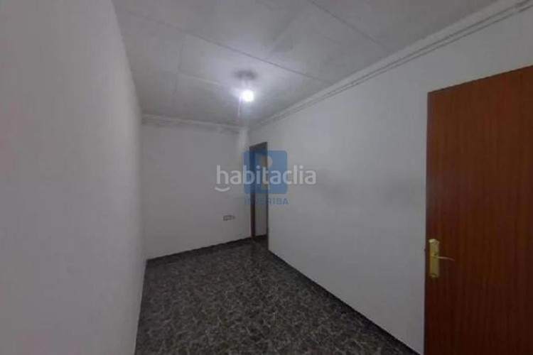 Piso inmueble ilegalmente okupado situado en la calle felip ii, 22, 11, , barcelona en Terrassa