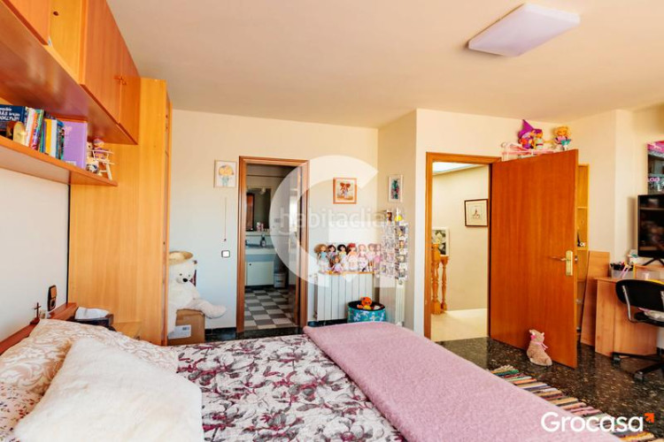 Casa amplia casa para dos familias en Les Arenes - La Grípia - Can Montllor Terrassa