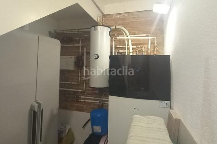 Casa adosada casa en venta , can aurell. a 5 minutos centre en Terrassa