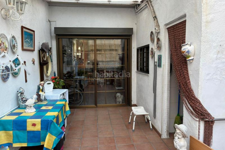Casa adosada zona de Can Palet. casa adosada de 3hab. + 1lav. + patio + terraza en Terrassa