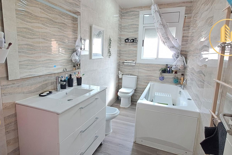 Carrer de la Mare de Du00E9u del Carme, Ca n'Anglada