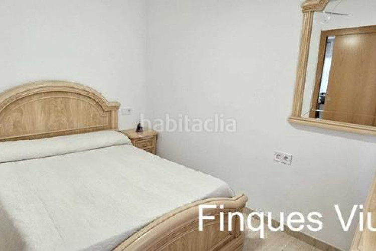 Piso  en planta baja totalmente actualizado 3 hb. con patio y parking en Terrassa