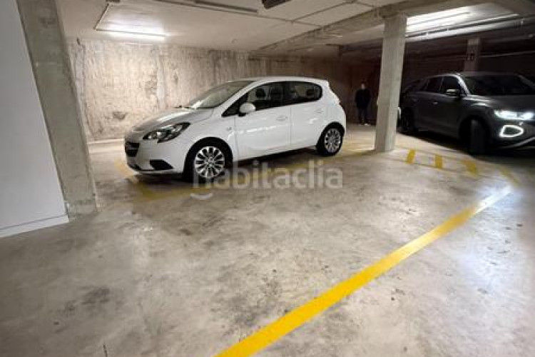 Dúplex luminoso dúplex en zona olímpica en Zona Esportiva Terrassa