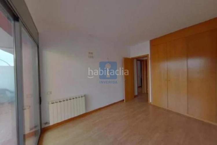 Piso inmueble ilegalmente okupado situado en la calle montsià 36, 13, , barcelona en Terrassa