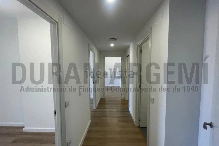Piso en calle Transversal, 181