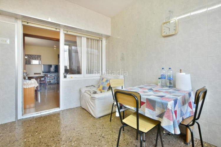 Casa amplia casa en La Maurina con garaje y terraza en Terrassa