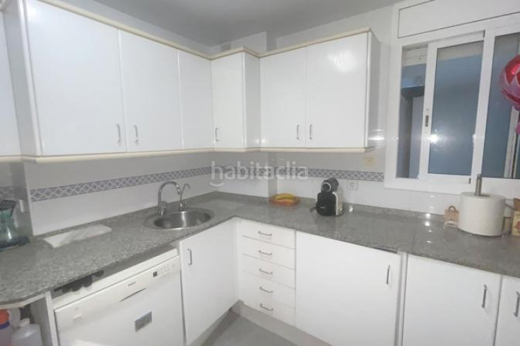 Piso zona de sant pere. piso de 3habs. + 2lav. + balcón + trastero + piscina comunitaria en Terrassa
