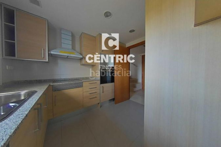 Dúplex piso luminoso con 3 habitaciones gran oportunidad de inversión! en Terrassa